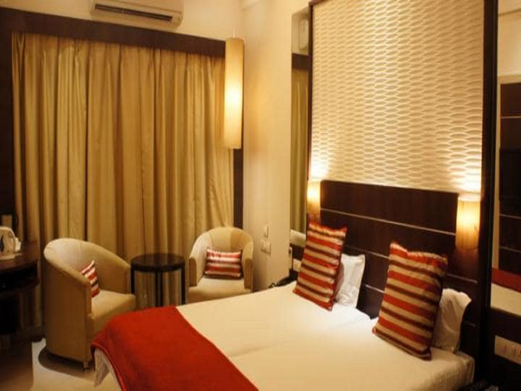 Surya Royal Hotel Kota  Exterior photo